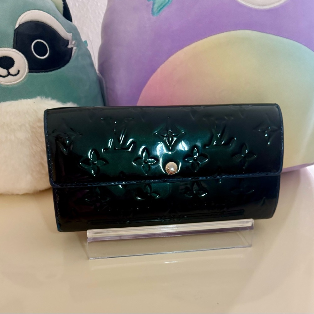 Louis Vuitton Dark Green/Teal Metallic Vernis Sarah Long Wallet